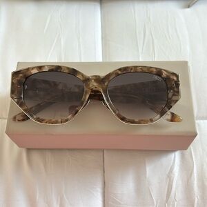 Dezi Charge it sunglasses